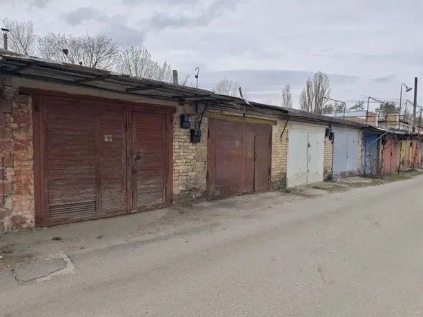 Продам капітальний цегляний гараж - фото 1