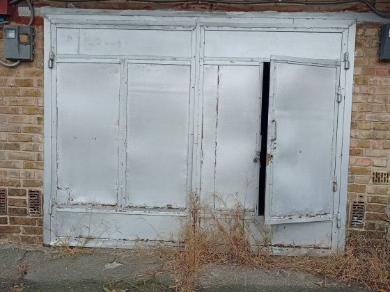 Гараж продаж , Відрадний Киев