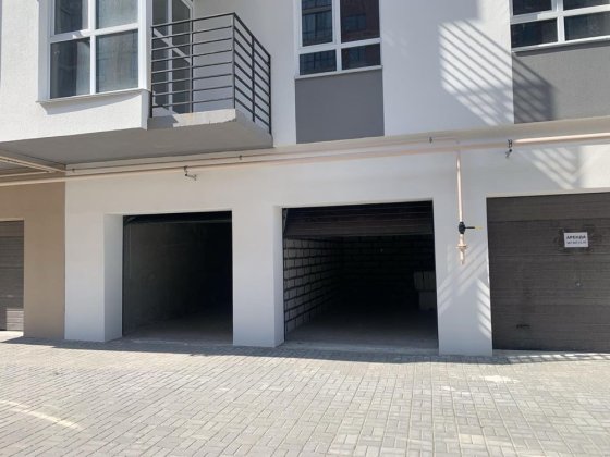 Гараж в жилом комплексе Дніпровська брама 2 Слобожанське