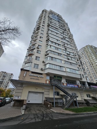 Продаж паркомімця по вул. Героїв Сталінгоаду 54 (Володимира Івасюка). - фото 1