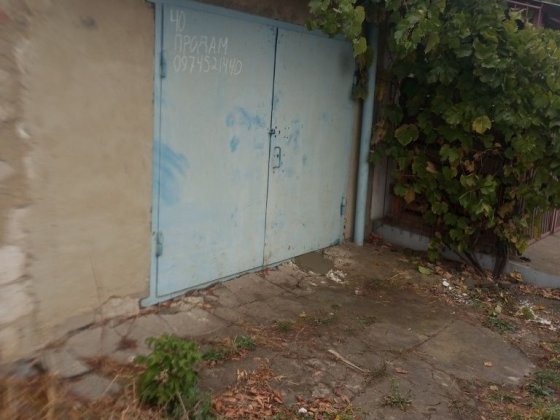 Гараж в кооп.Автомобилист возле больницы размер 6 х 4 не течет. Подільськ