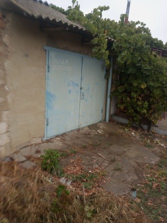 Гараж в кооп.Автомобилист возле больницы размер 6 х 4 не течет. - фото 1