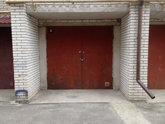 Продам гараж. В будинку по вул Корольова Байковцы