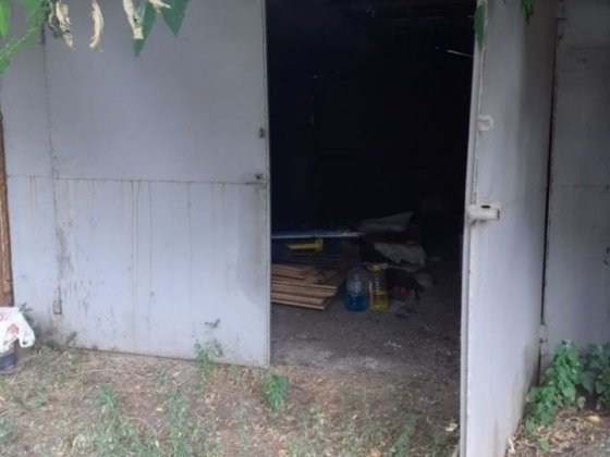 Продам металлический гараж с погребом. Горбані