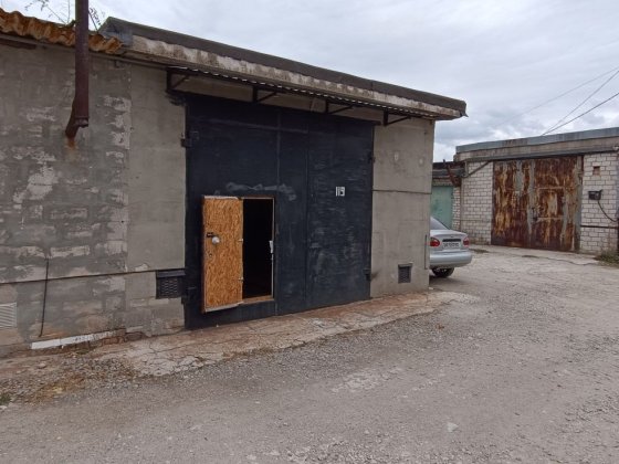 Продам  гараж 40 м2 Новослобідка