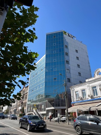 Оренда офісу в центрі Дніпра, де панорамний вид мотивує сильніше, ніж будь-який коуч! - фото 1