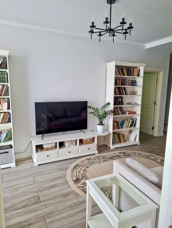 Продам сучасну 2-х кімнатну квартиру Драгоманова 2, Дарницький р-н. - фото 1