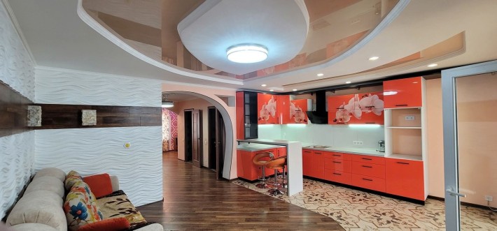 Продажа 5-ти комнатной квартиры - фото 1