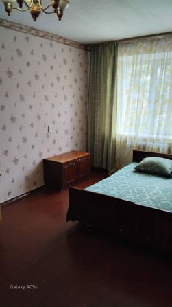 Продається 2-кімнатна квартира в районі лікарні - фото 1