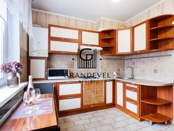 Продаж 2-к. кварт. з ремонтом, Грушевського, 28, м. Васильків Васильків