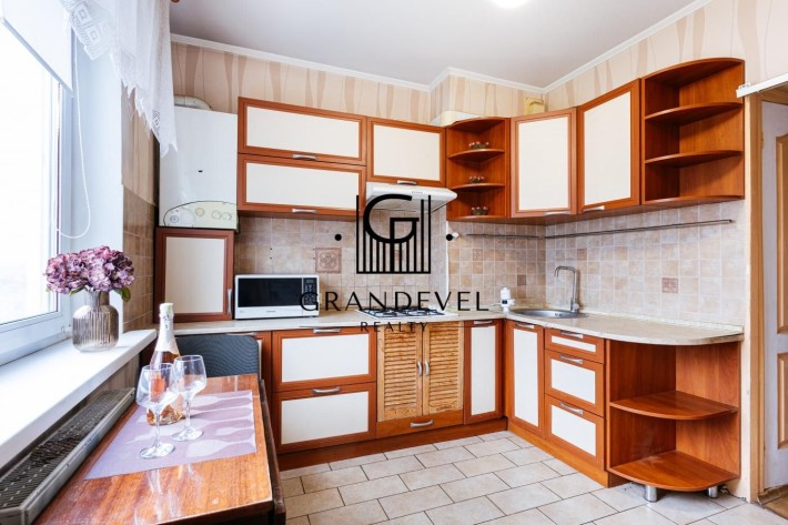 Продаж 2-к. кварт. з ремонтом, Грушевського, 28, м. Васильків - фото 1