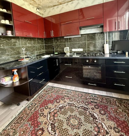 Продам 2 ком. 1 мкрн. Левый берег - фото 1