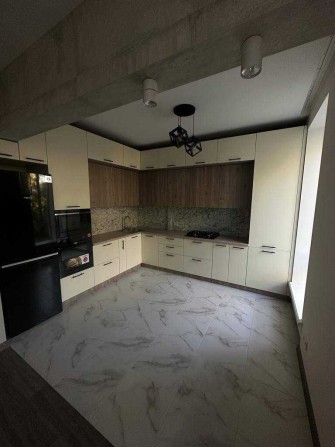 3-х комн. Центр, Сталинка. - фото 1