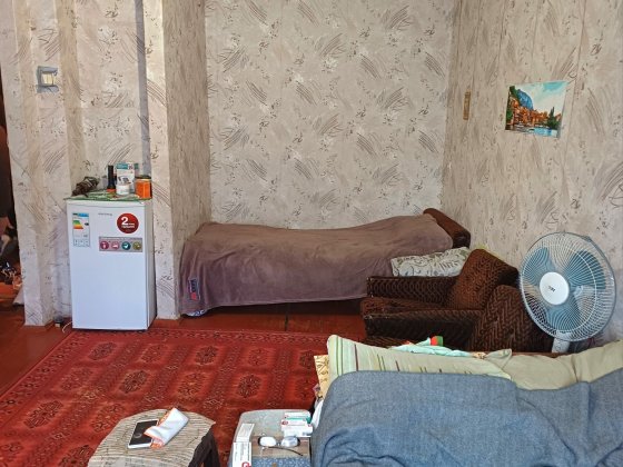 Продам 1 кв. 2/4 кирпич.,Калеусовская 5500$ Кам'янське