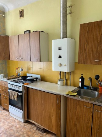 Продається простора 2-кімнатна "сталінка" в самому серці Кам’янського! - фото 1