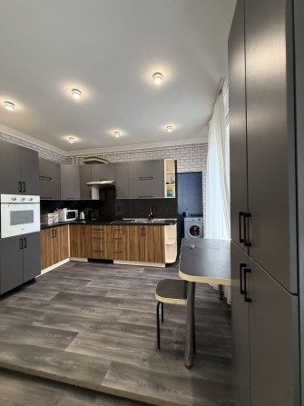 3-кімнатна в центрі з АО, ремонтом , ЦЕНТР - фото 1