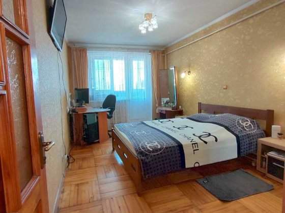 Продам 3-кімнатну в Дергачах з індивідуальним газовим опаленням Дергачі