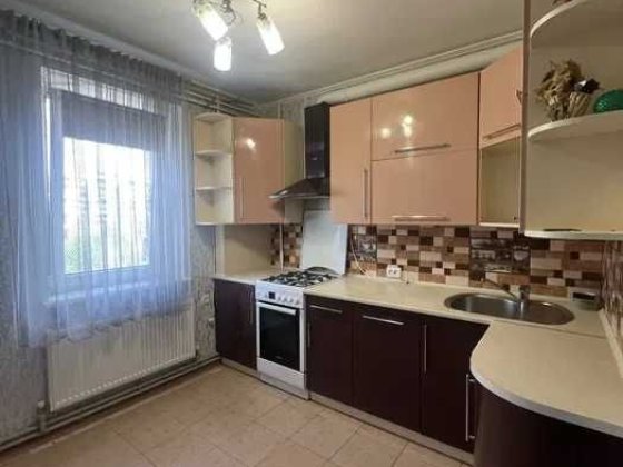 Продам 2 кімнатну квартиру! Лівий берег, 5 район с АО! Кам'янське