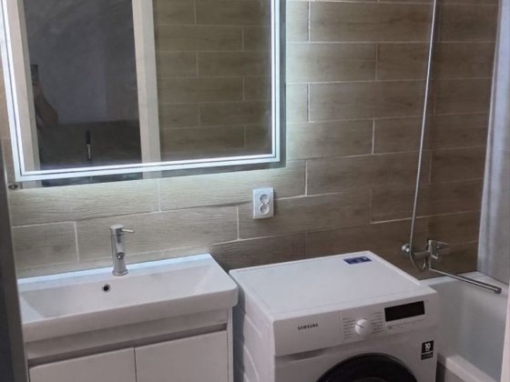 Продам 2 комнатную центр Кам'янське