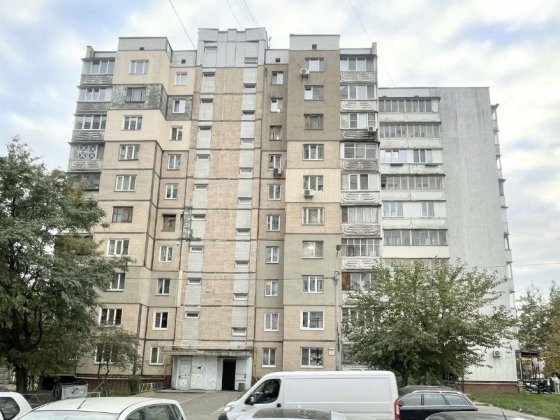 Продаж 3-кімнатної на вул. Тростянецька, 8, Дарницький район Київ