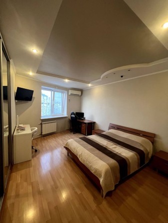 Продаж 3к квартири без комісії, ремонт, Ахматової 47, метро Осокорки - фото 1