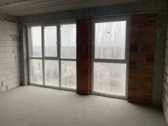 Однокімнатна в зданому будинку! Центр міста! Гостомель