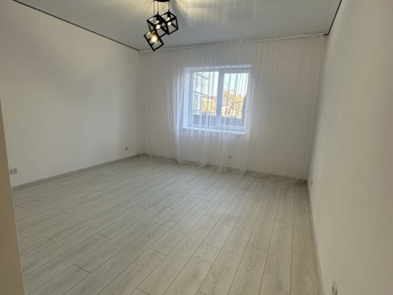 Дворівнева 1 кім квартира в м. Дубно, центр Дубно