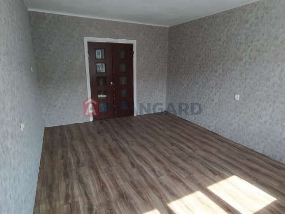 Продам 3-к квартиру. Л/б. Кам'янське