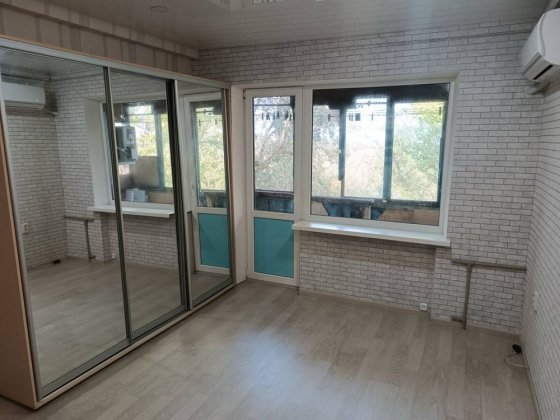 Продам 1-ком. квартиру на Черемушках с АЭО Кам'янське