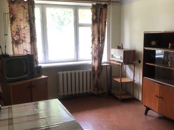 Продаж 1-но кімнатної квартири ( хороший варіант під комерцію ) Здолбунов