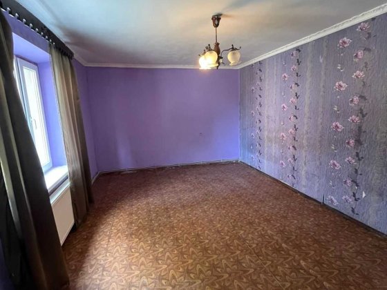 Продається 2 х кімнатна квартира Знаменка