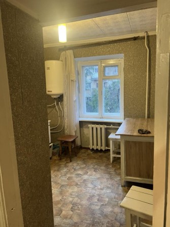 Продам 1 комнатную 2 этаж - фото 1