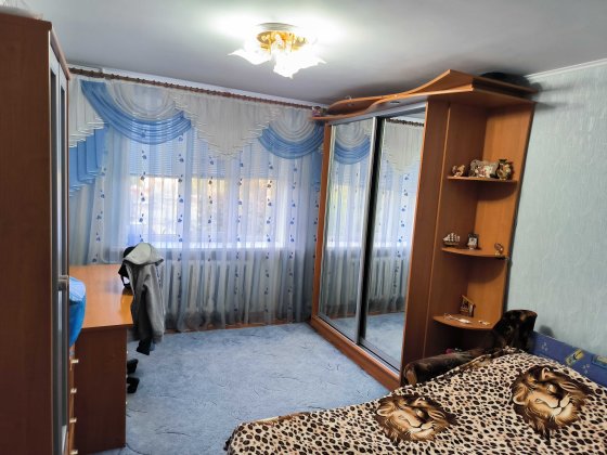 Продам 2-х комнатную квартиру Ізюм