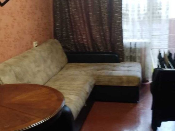 Продам трикімнатну квартиру по вул. Гоголя(район міського ринку) Ізюм