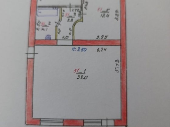 Продам трёх комнатную квартиру второй этаж пятиэтажного дома район ИПЗ Ізюм