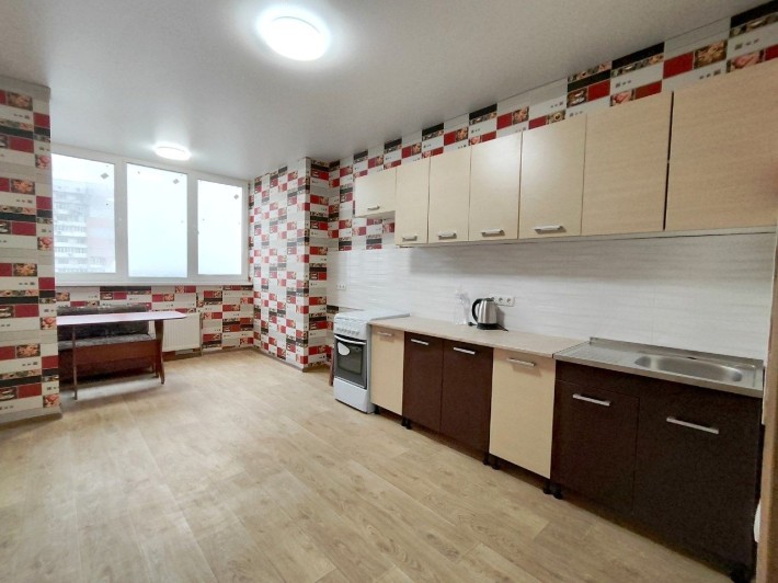 Продам уютную однокомнатную квартиру с абсолютно свежим ремонтом - фото 1