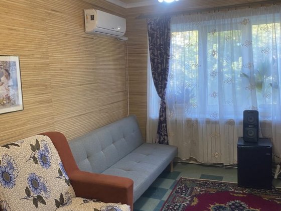 Продам 2к квартиру 3 поверх , не кутова м Кам’янське Кам'янське