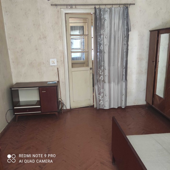 Продам 3х комнатную квартиру в центре. - фото 1