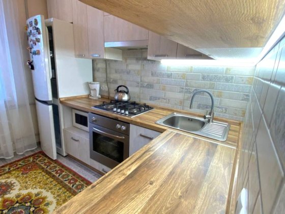 Продам 2кв., 4мкр., Украинских Соколов 5 стоимость 32000$ Каменское