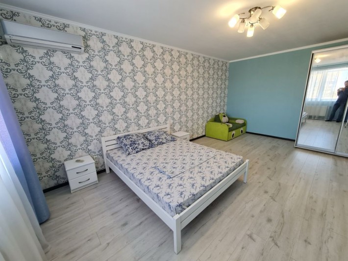 Квартира з ремонтом в Новому будинку біля моря - фото 1