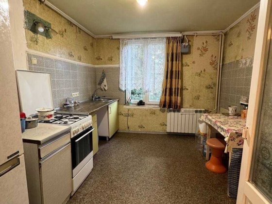 Продається 2к к-ра за ціною однокімнатної,житловий стан,поспішайте! Чорноморськ