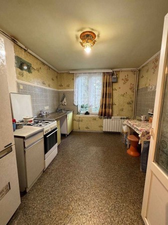 Продається 2к к-ра за ціною однокімнатної,житловий стан,поспішайте! - фото 1