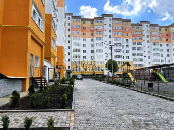 Простора 3кімнатна квартира в ЦЕНТРІ міста ЗДАНИЙ БУДИНОК Кам'янець-Подільський