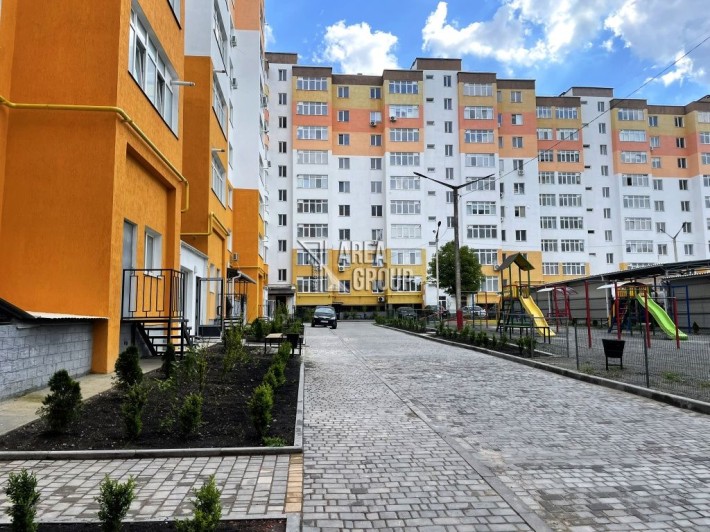 Простора 3кімнатна квартира в ЦЕНТРІ міста ЗДАНИЙ БУДИНОК - фото 1