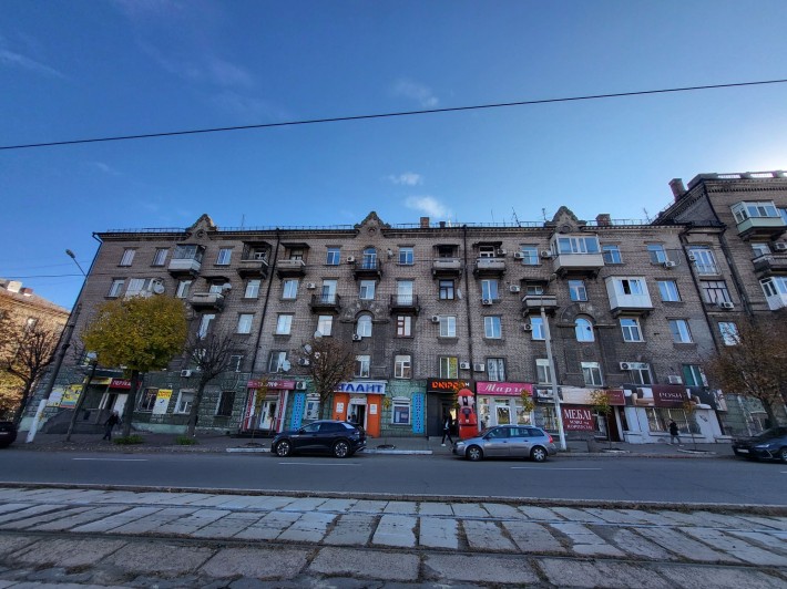 Продам двухкомнатную квартиру. Центр города. - фото 1