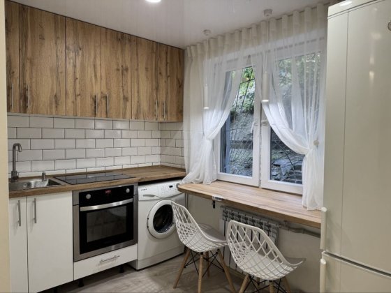 Продам 1 комнатную Черемушки Украина Кам'янське