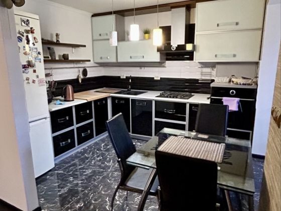 Супер квартира в центрі з індивідуалкою Кам'янець-Подільський