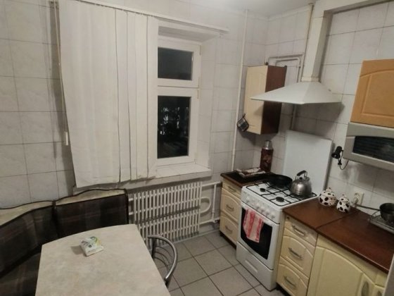 Продам 2-комн. квартиру, 10 мкр / Левый Берег Каменское