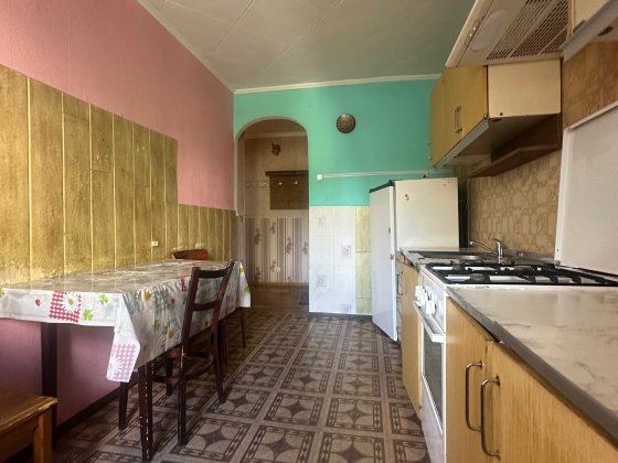 Продається 3-кімнатна в центрі міста (район ПДАТУ) Каменец-Подольский