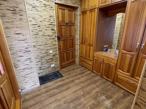 Продам свою двух комнатную квартиру в центре Каменское